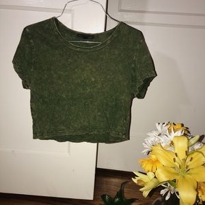 ITEM SOLD‼️‼️URBAN OUTFITTERS//Vintage Crop Top